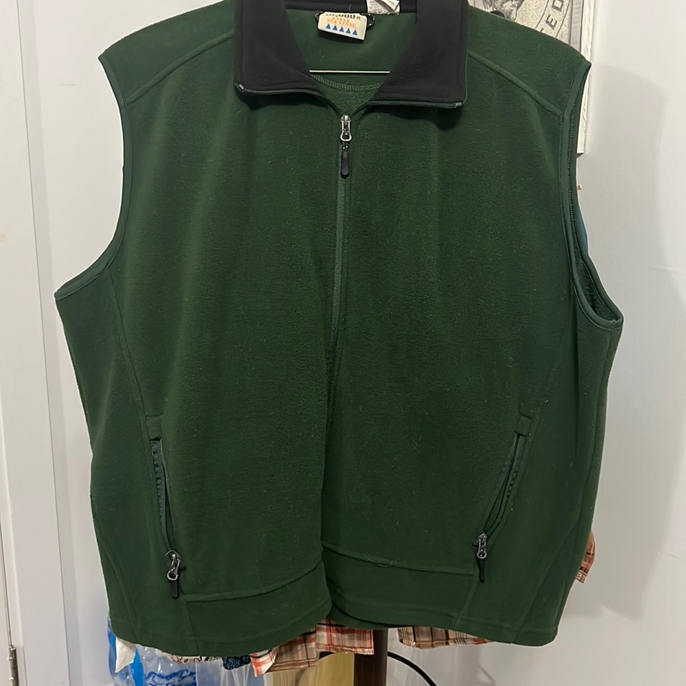 Mens XL green vest